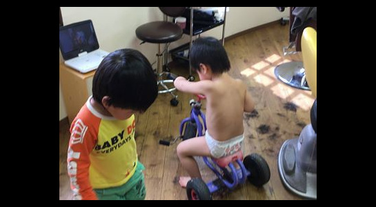 サロンの子供たち